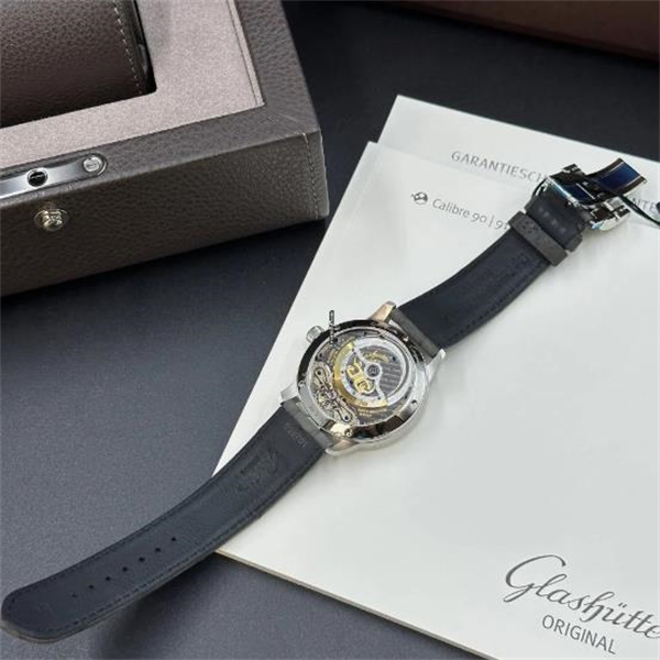 グラスヒュッテ・オリジナル N級品時計 代引き パノマティックルナ 1-90-02-43-32-62